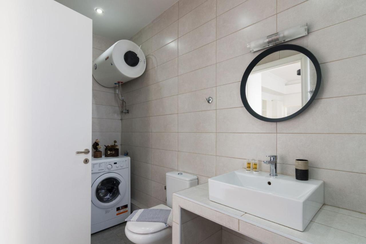 Classic Apartment For 4 People A アテネ エクステリア 写真