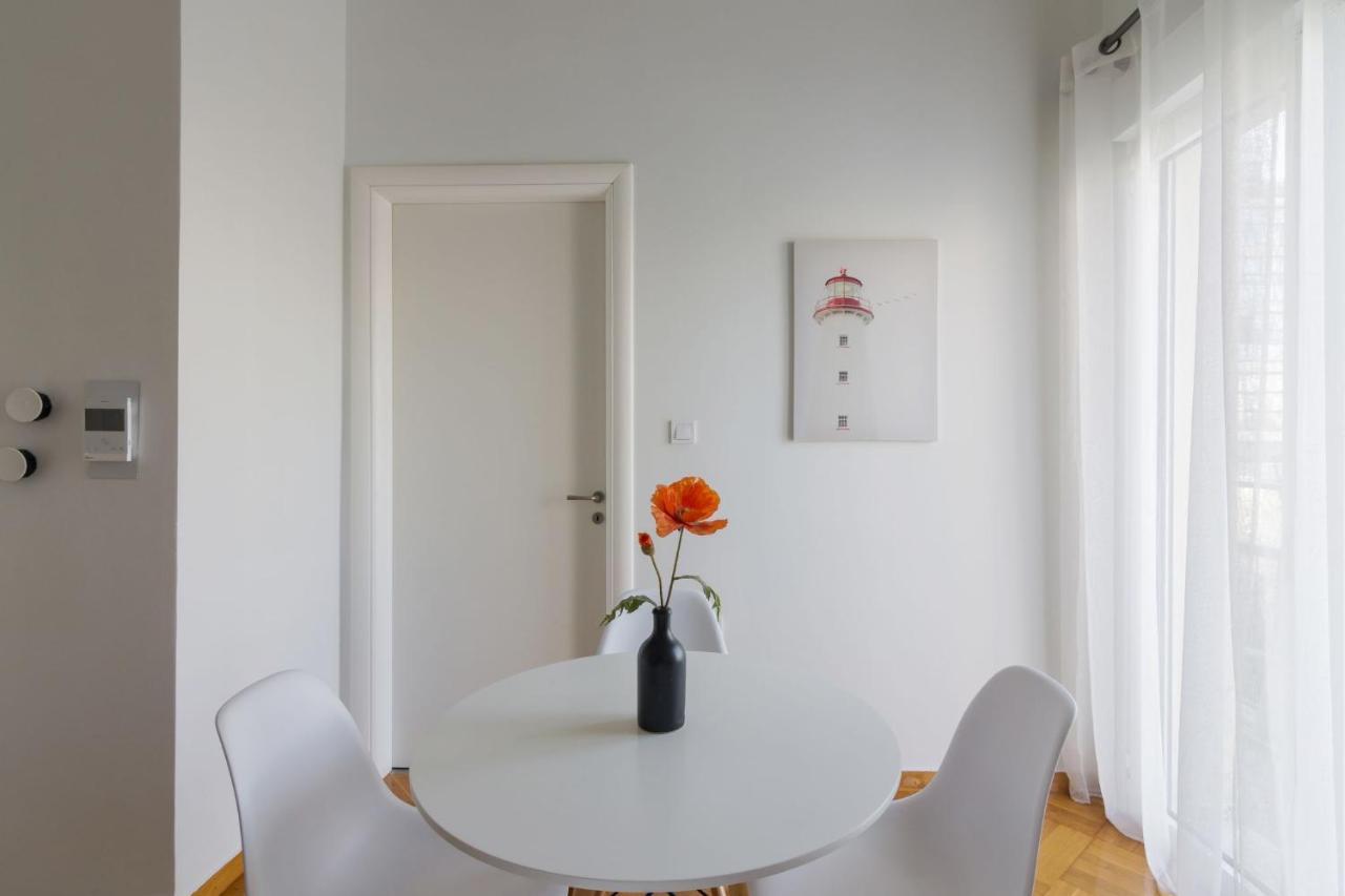 Classic Apartment For 4 People A アテネ エクステリア 写真